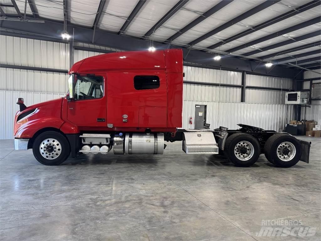 Volvo VNL64T740 牵引车