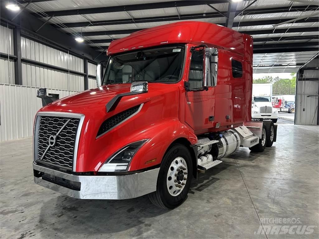Volvo VNL64T740 牵引车