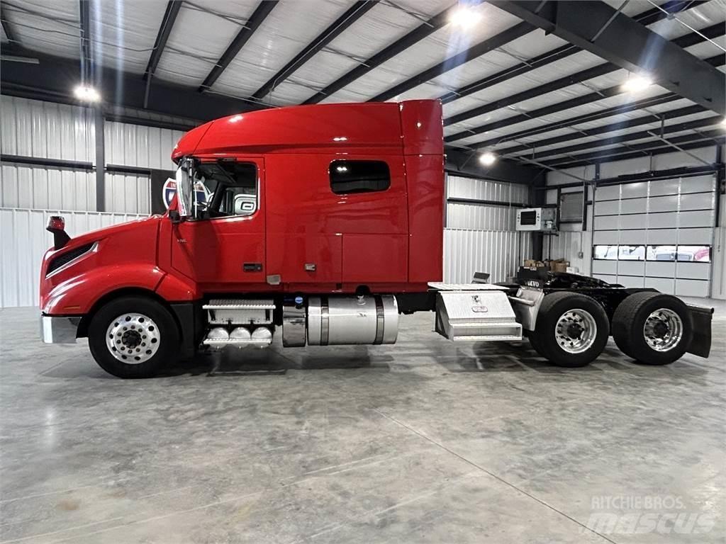 Volvo VNL64T740 牵引车