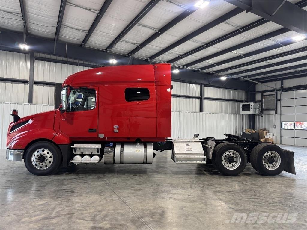 Volvo VNL64T740 牵引车