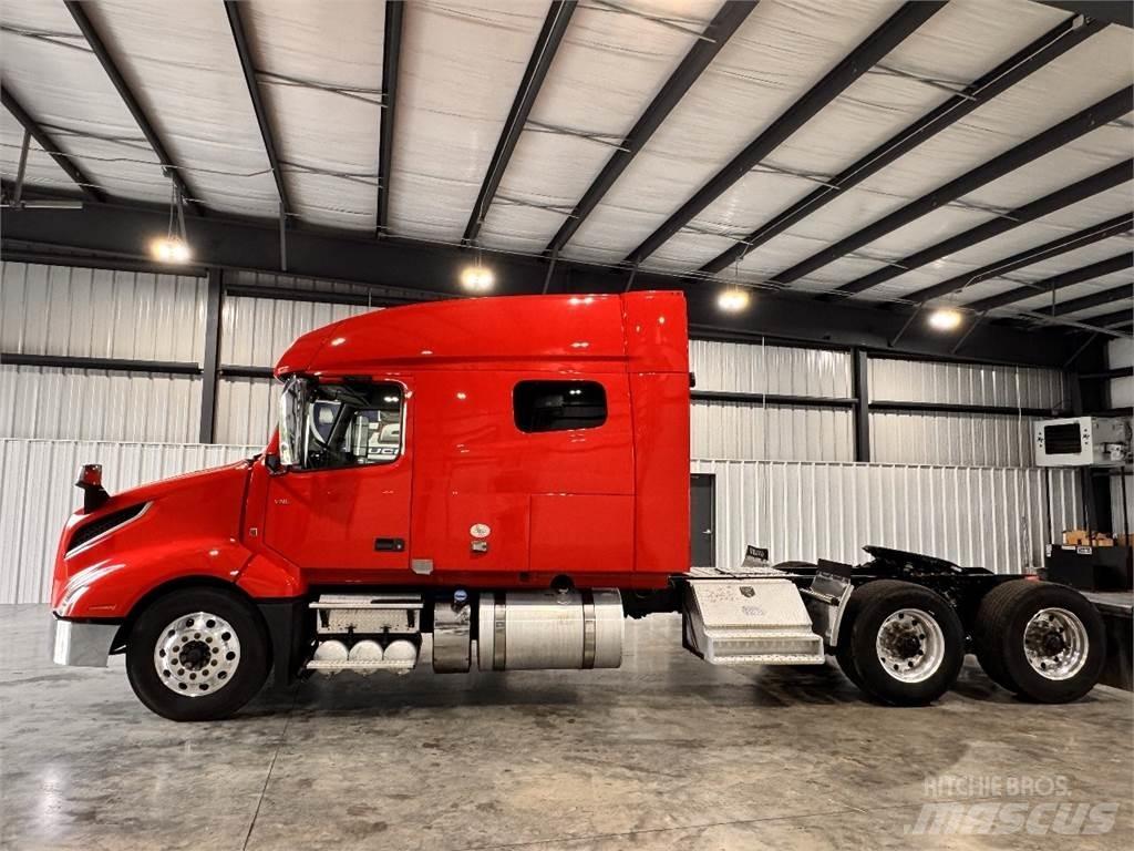 Volvo VNL64T740 牵引车