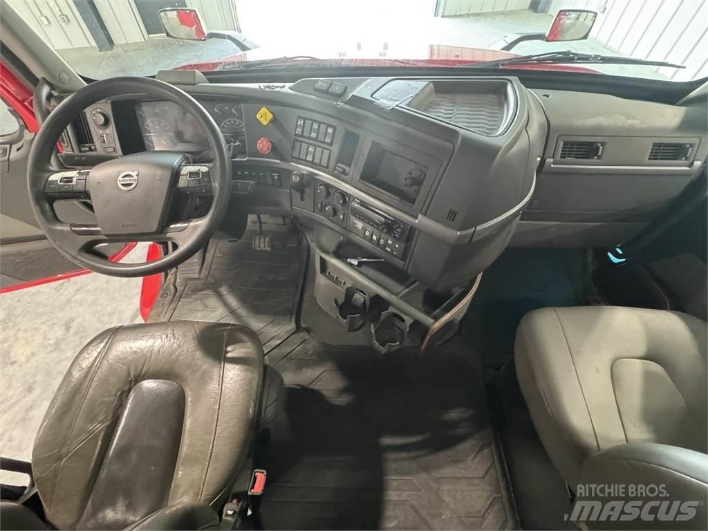 Volvo VNL740 牵引车