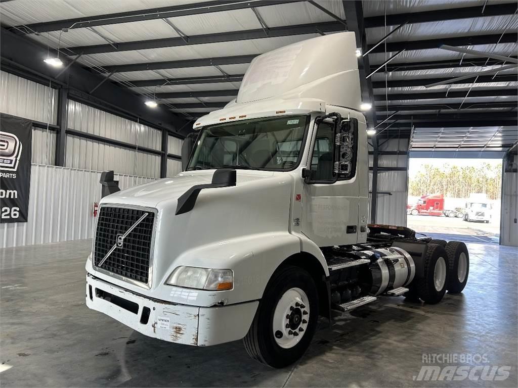 Volvo VNM 牵引车