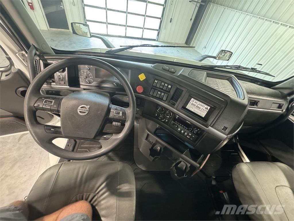 Volvo VNR64T300 牵引车