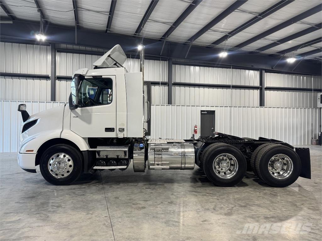 Volvo VNR64T300 牵引车