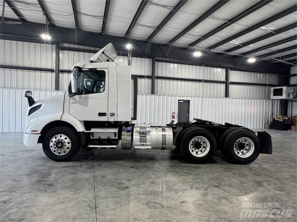 Volvo VNR64T300 牵引车