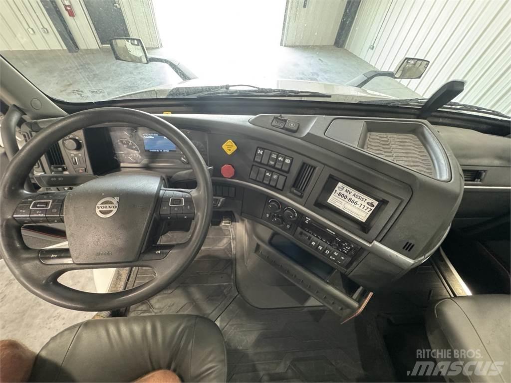 Volvo VNR64T300 牵引车