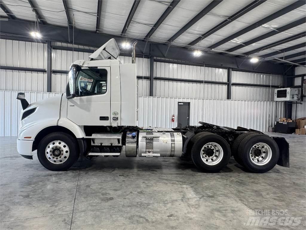 Volvo VNR64T300 牵引车