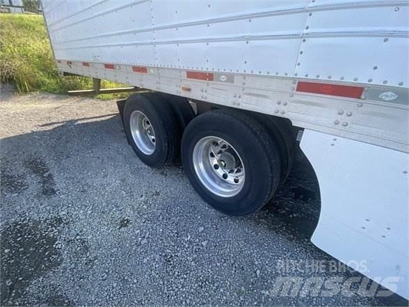 Utility 3000R REEFER 冷藏拖车