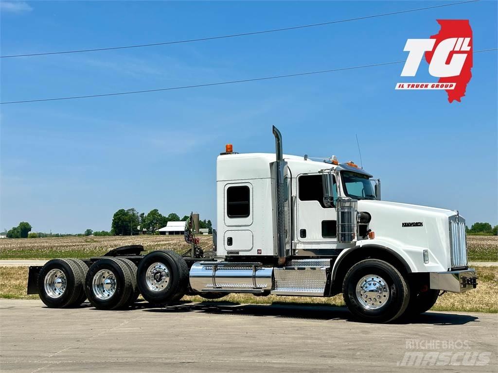 Kenworth T800 牵引车
