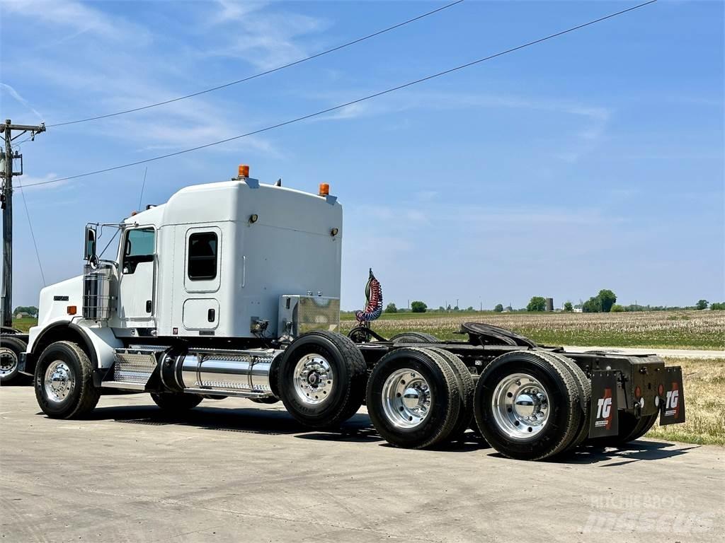 Kenworth T800 牵引车