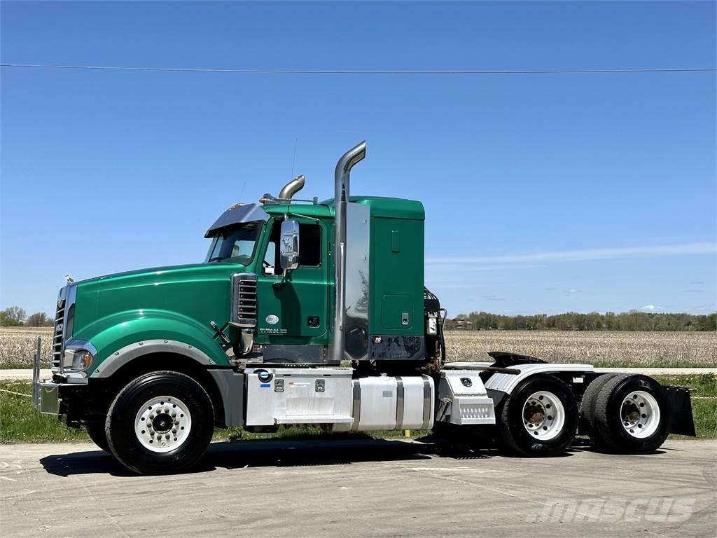 Mack Titan TD713 牵引车