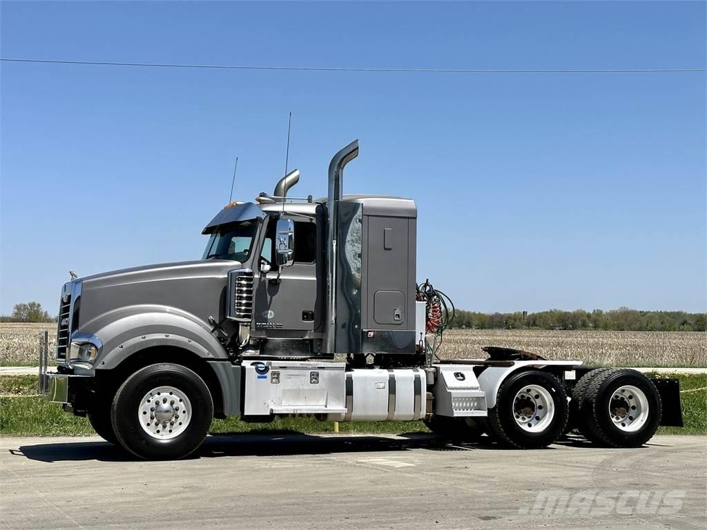 Mack Titan TD713 牵引车
