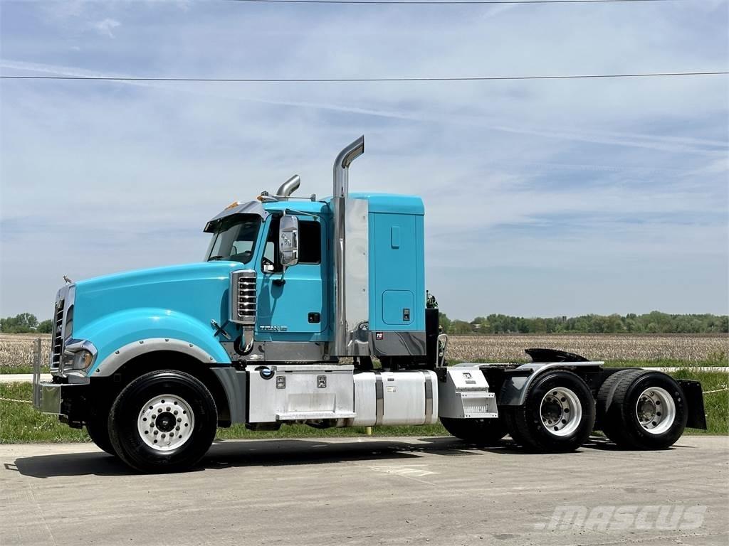 Mack Titan TD713 牵引车