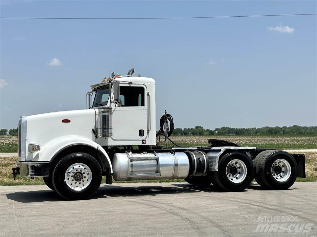 Peterbilt 367 牵引车