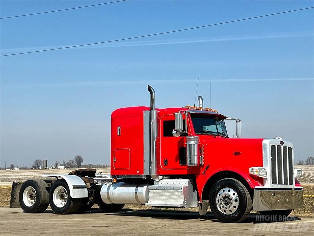 Peterbilt 388 牵引车