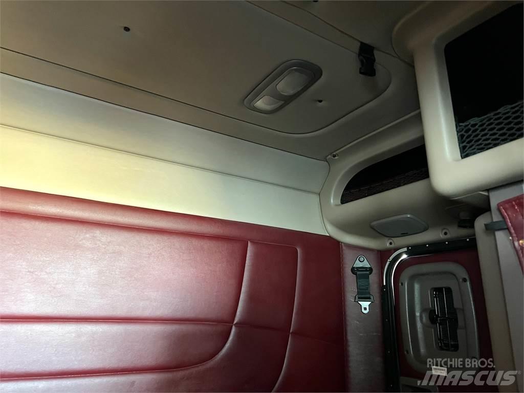 Peterbilt 388 牵引车
