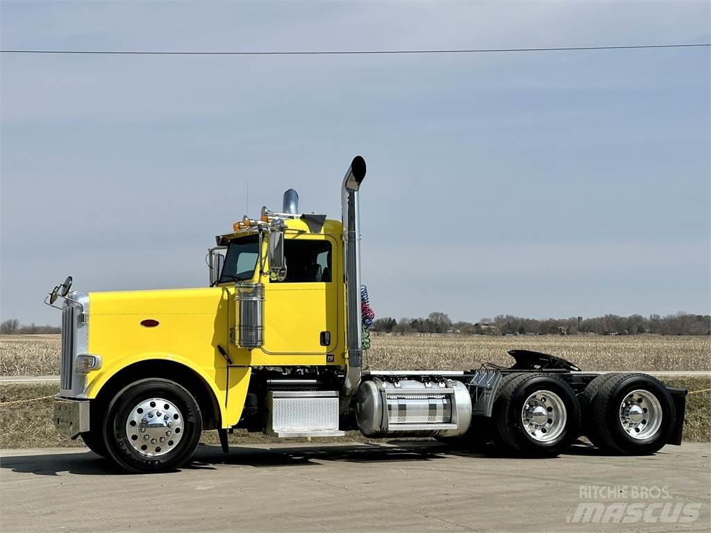 Peterbilt 389 牵引车
