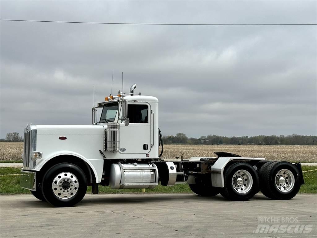 Peterbilt 389 牵引车
