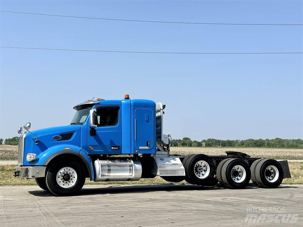 Peterbilt 567 牵引车