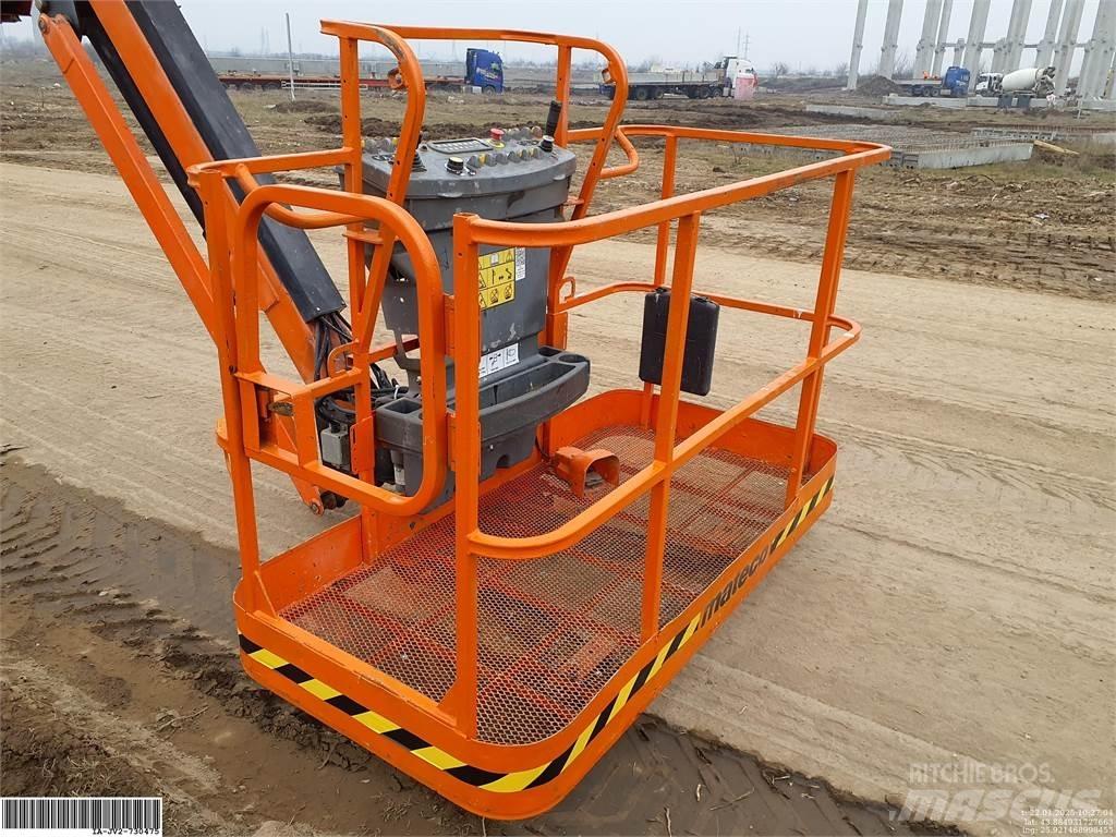 JLG 860SJ 曲臂高空工作平台