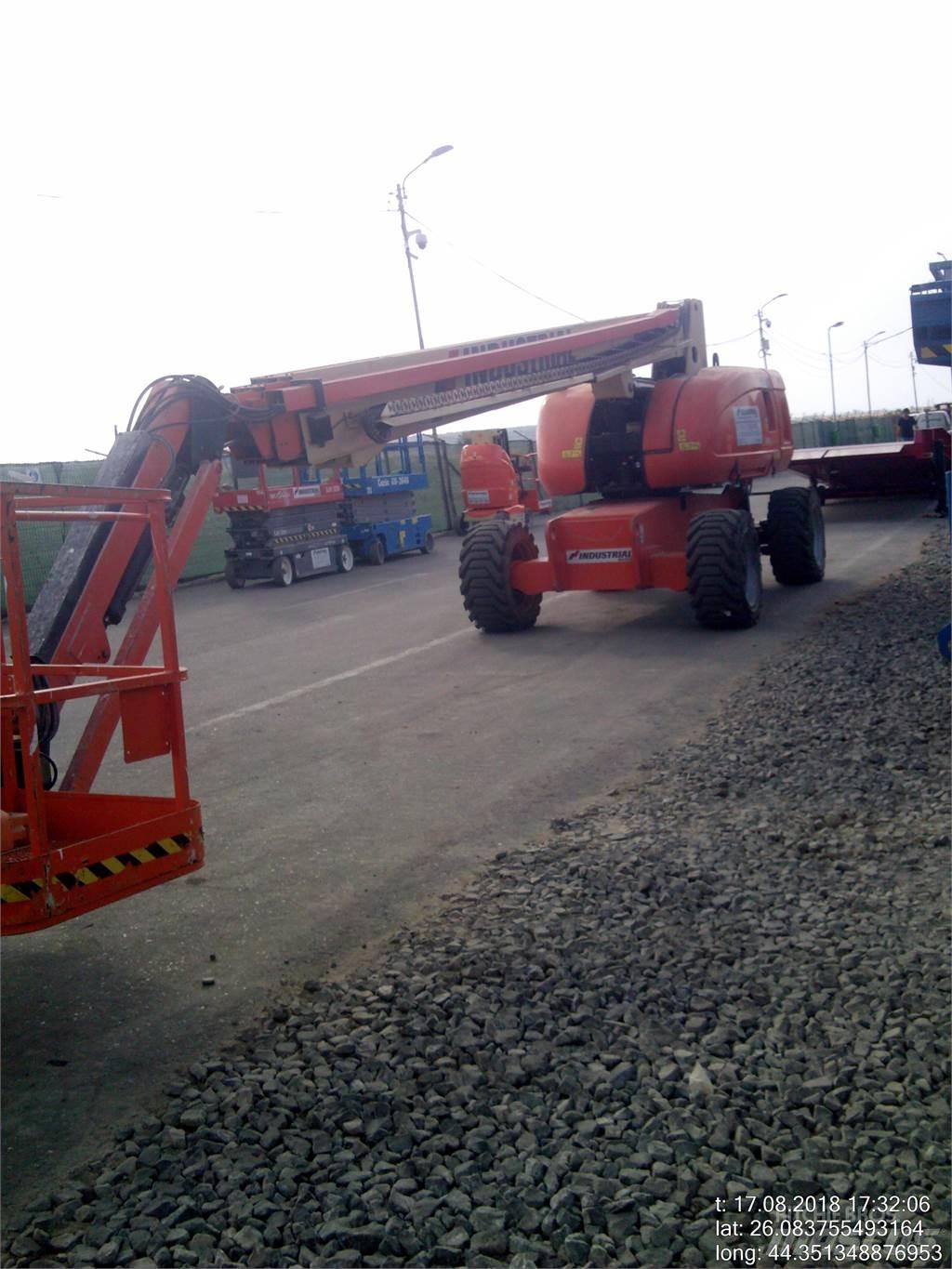 JLG 860SJ 曲臂高空工作平台