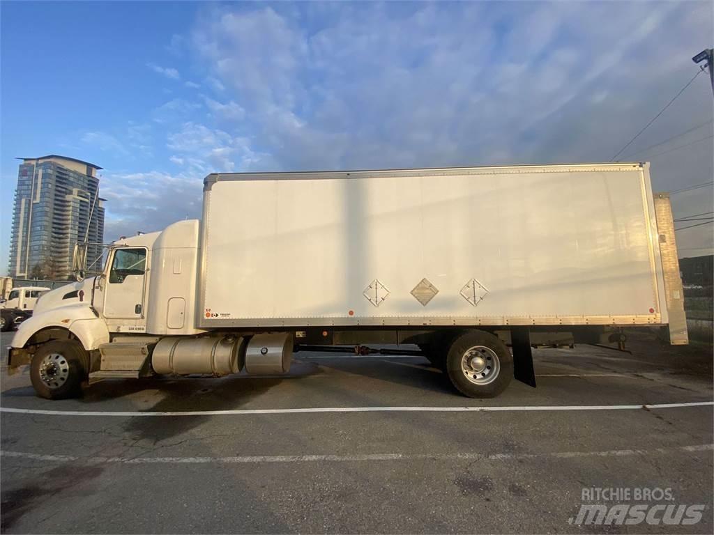 Kenworth T440 平板车