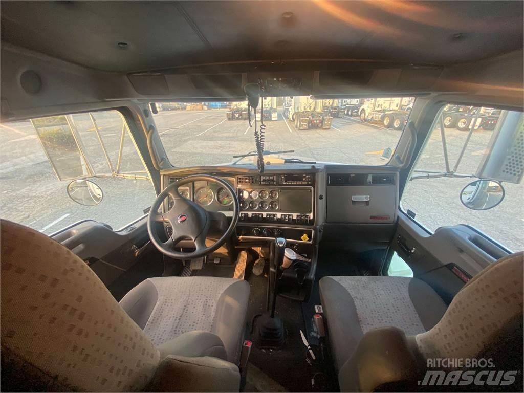 Kenworth T440 平板车