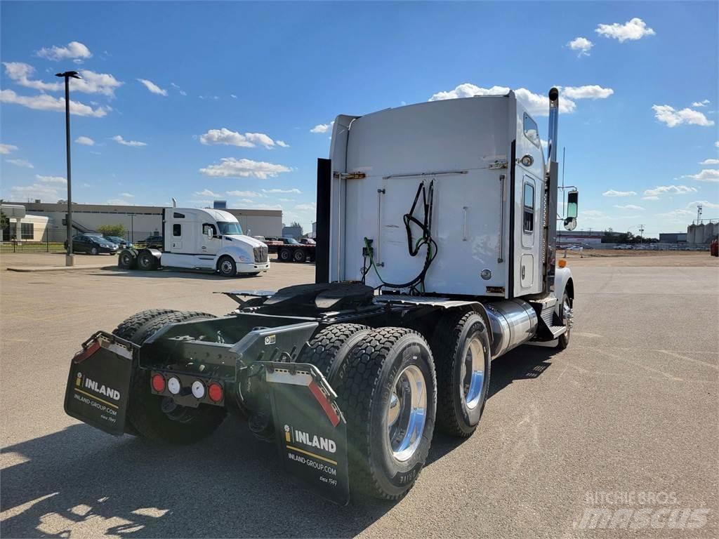 Kenworth T800 牵引车