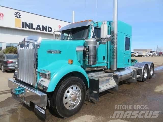 Kenworth W900 牵引车