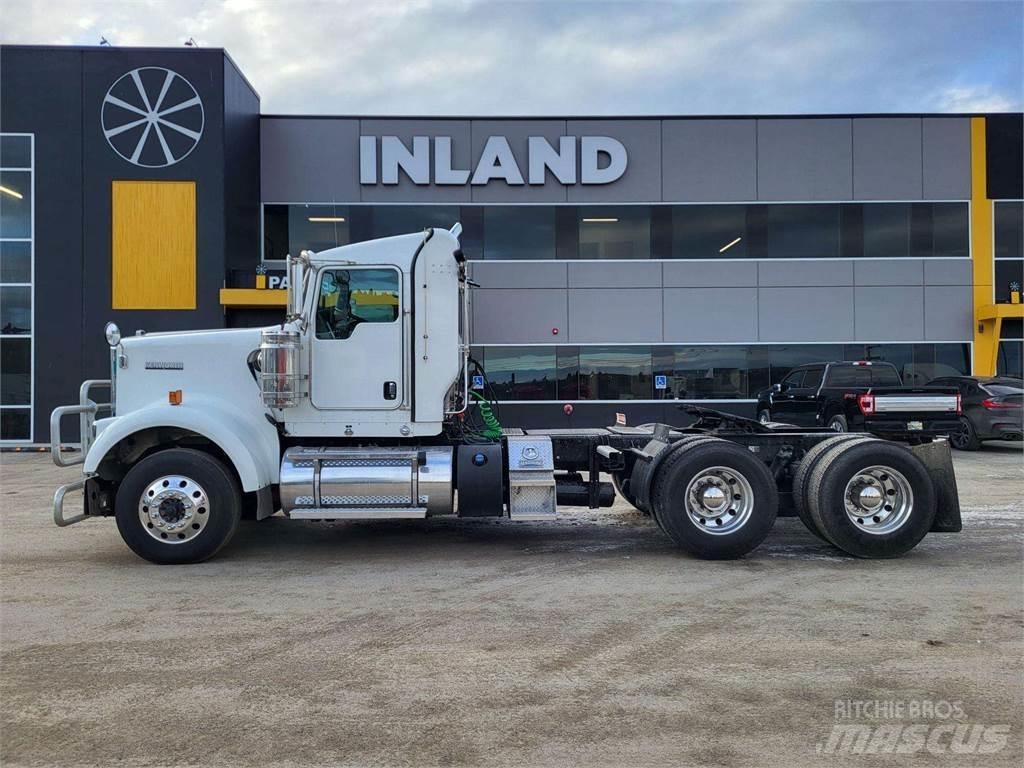 Kenworth W900 平板车