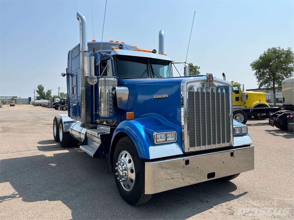 Kenworth W900L 牵引车