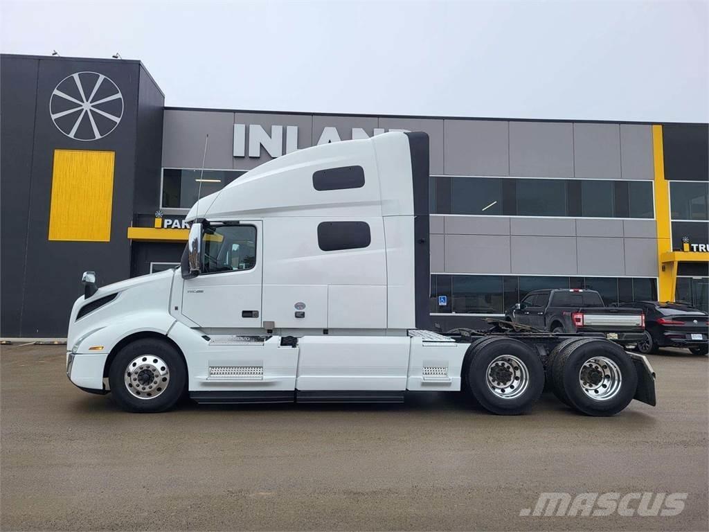 Volvo VNL 760 平板车
