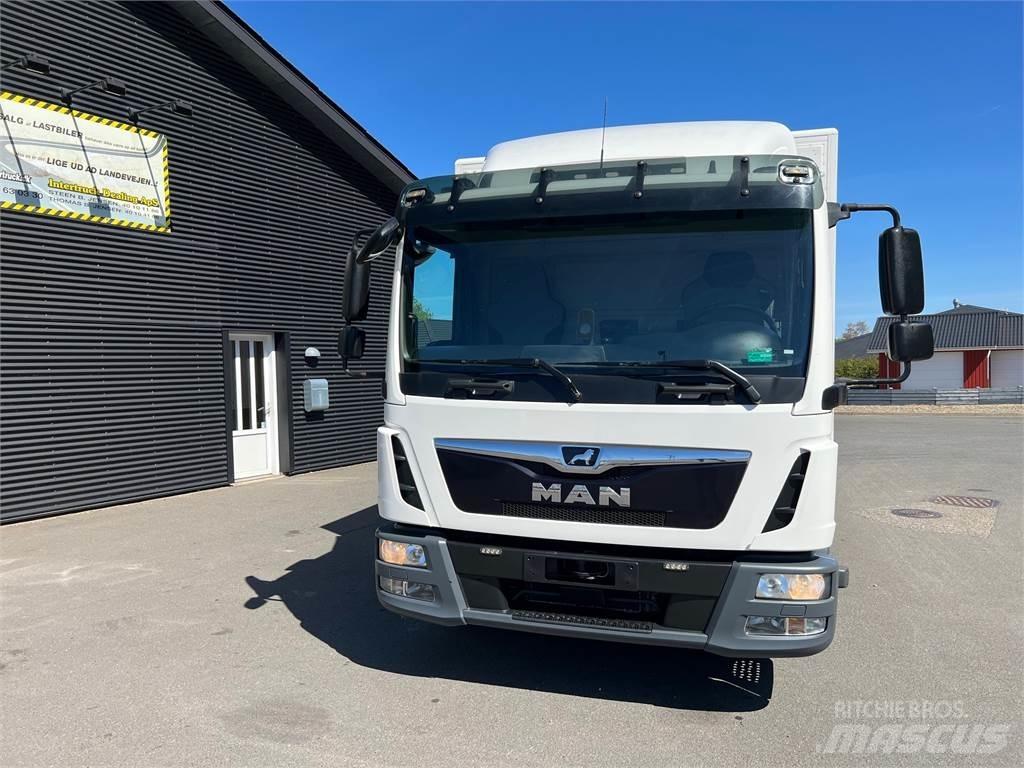 MAN TGL 12.220 厢式货车
