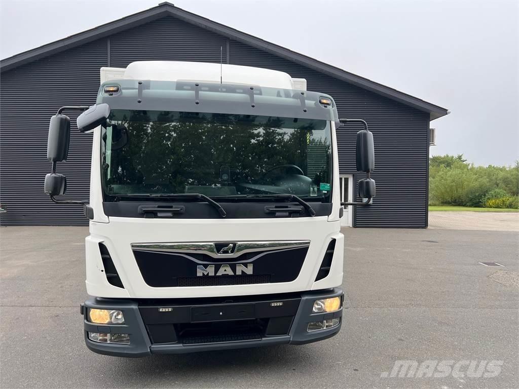 MAN TGL 12.220 厢式货车