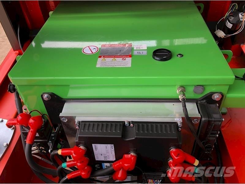 EP EFL302 电动叉车