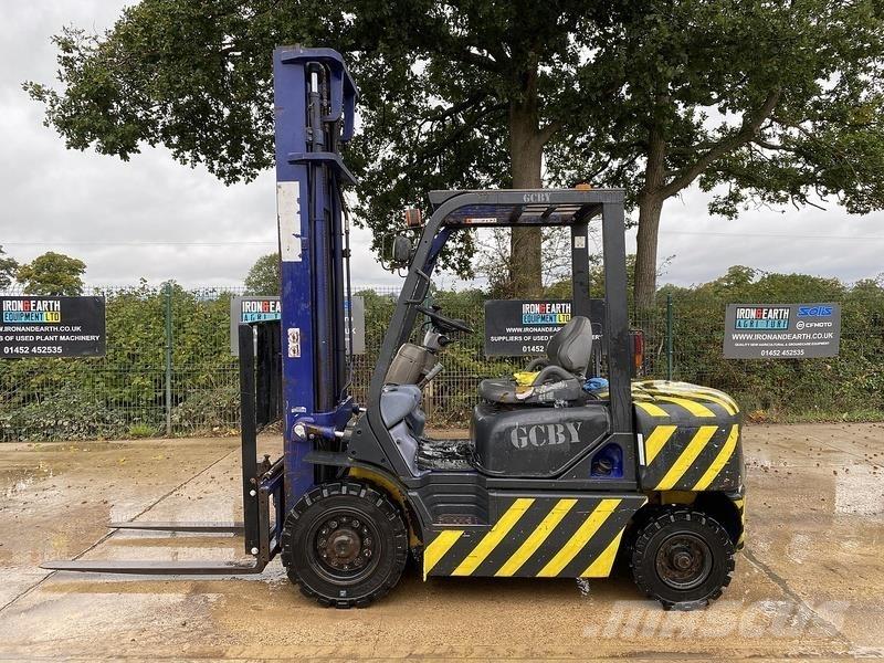 Komatsu FD25T-12 其他叉车