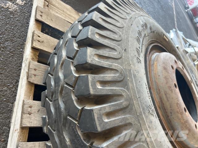  14.00-20 Tyres 轮胎、车轮和轮圈