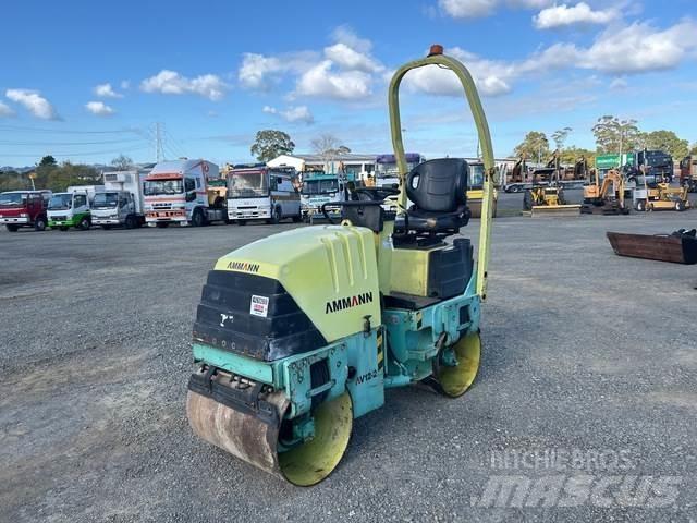 Ammann AV12-2 双轮压路机