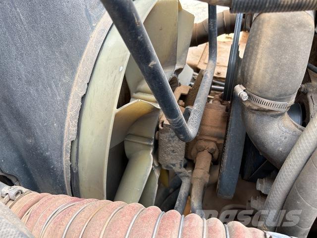 Astra ADT40 铰接式自卸车