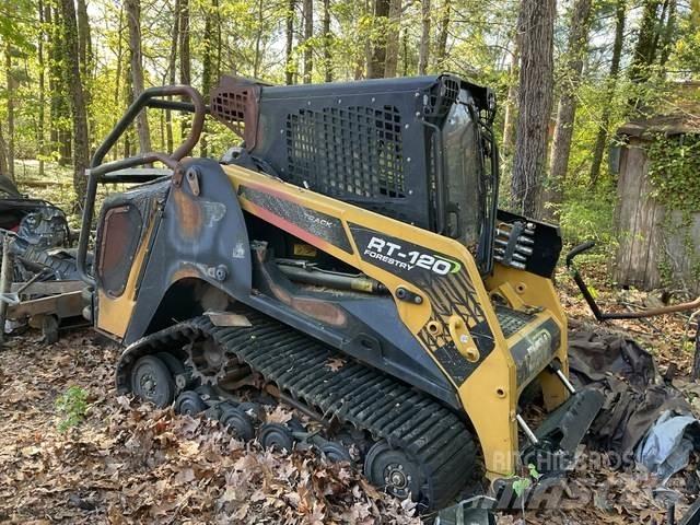 ASV RT120F 滑移装载机