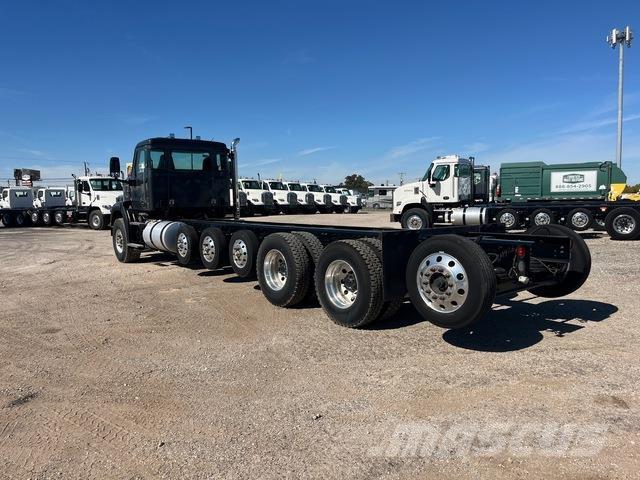 Autocar DC64 驾驶室与内部