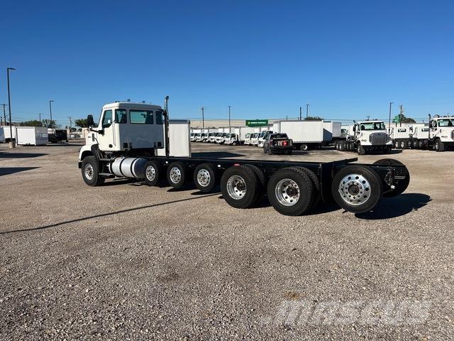 Autocar DC64 驾驶室与内部