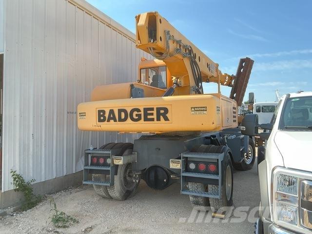 Badger 470TM 轮式挖掘机