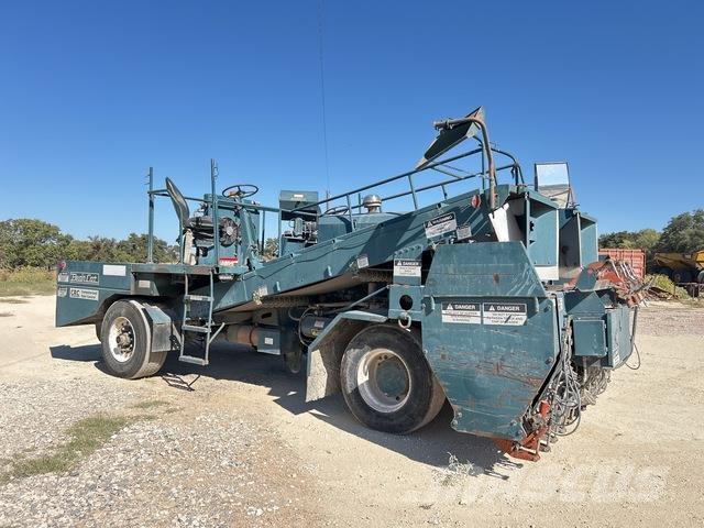  Bearcat 融雪撒布机