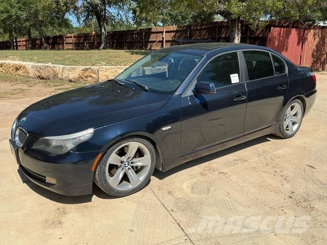 BMW 528i 汽车