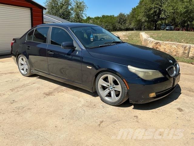 BMW 528i 汽车