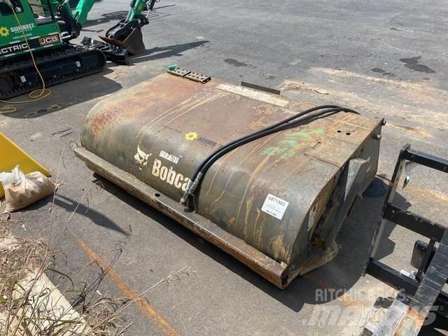 Bobcat 72 扫地机
