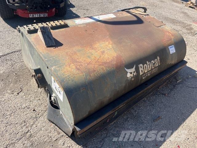 Bobcat 72 扫地机