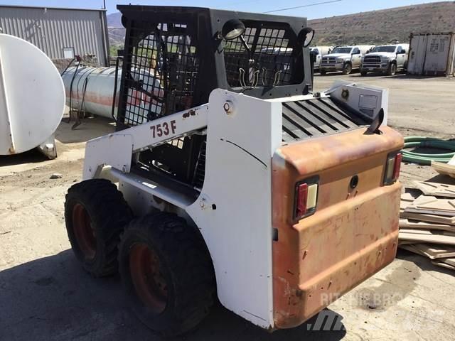 Bobcat 753F 滑移装载机